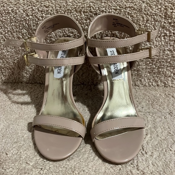 4” Steve Madden High heels - Picture 3 of 3